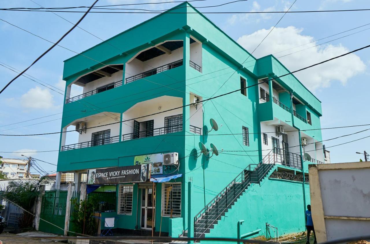 L'Immeuble Queen M.N.M Douala Exterior foto